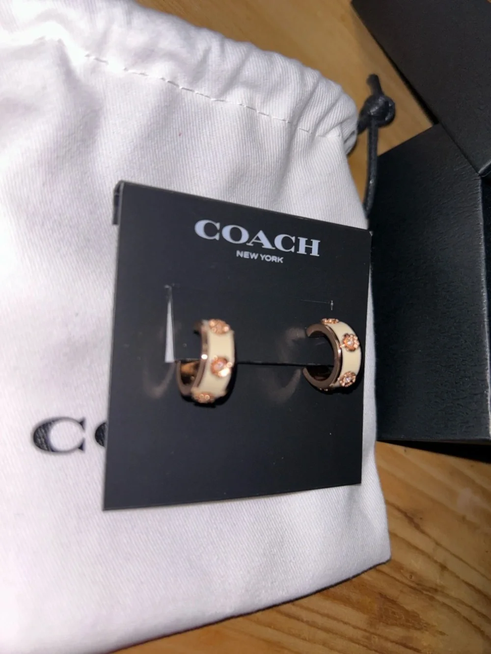 Coach Signature Tea Rose Enamel Huggie Hoop Earrings neutral chalk rose goldNWT - Picture 4 of 5